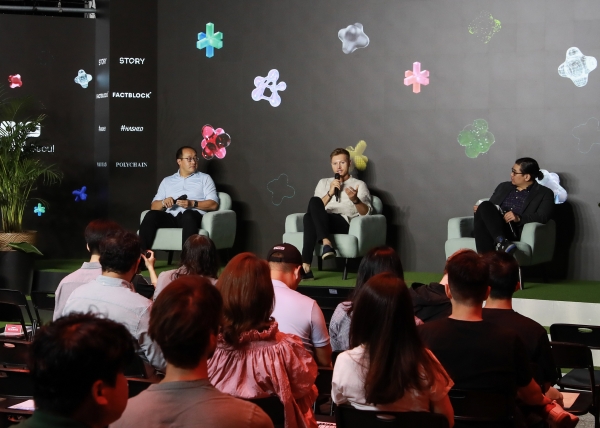 피터 왕(Peter Wang), 스콧 트로브릿지(Scott Trowbridge), 리앙 우 (Liang Wu) (왼쪽부터)