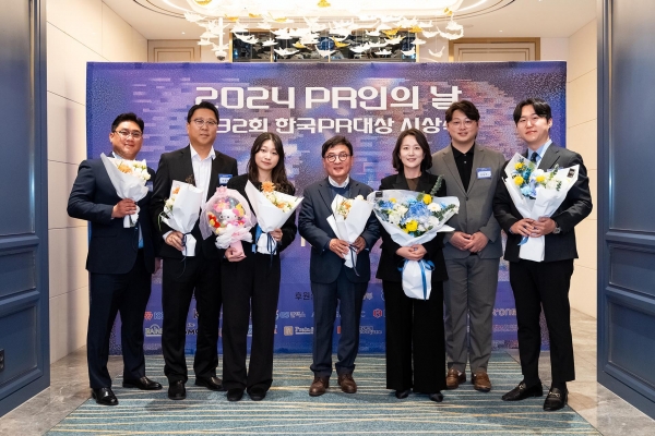 피알원 최기준 이사, 곽동원 상무, 한규은 대리, 조재형 대표, 박소연 상무, 윤동주 팀장, 김태영 차장 (왼쪽부터)