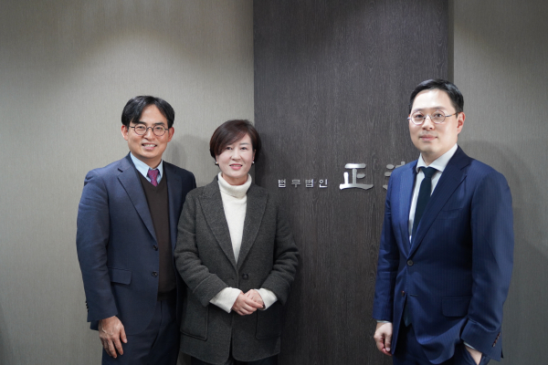 이창훈, 김현지, 강형석 변호사 (왼쪽부터)