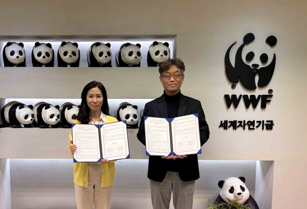 한국WWF 박민혜 사무총장, TBWA코리아 전민기 전무 (왼쪽부터)